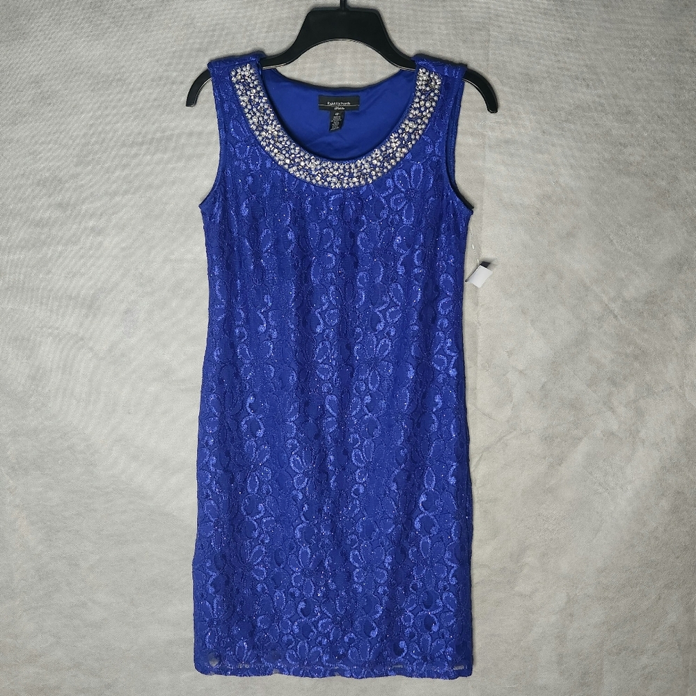 R&M RICHARDS Sleeveless Lace Sheath Dress With Pearl Embellishments